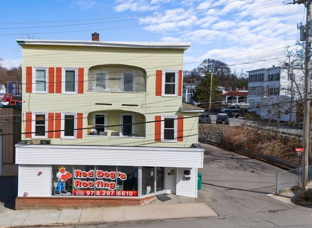 216 Daniels St, Fitchburg, MA 01420