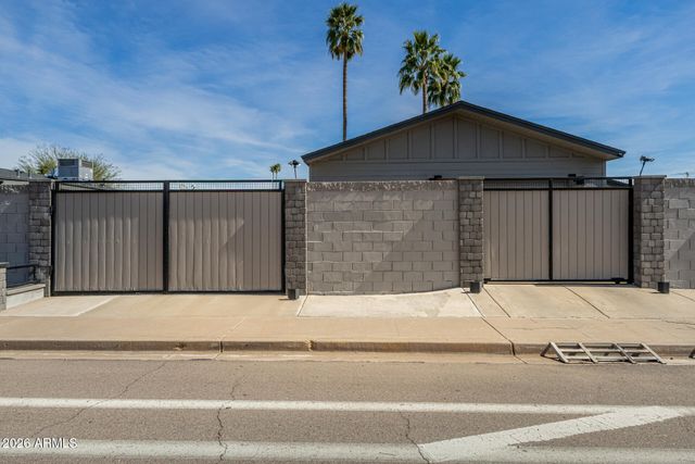 2249 W WINDROSE Drive, Phoenix, AZ 85029