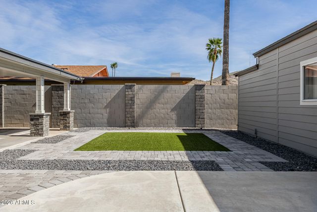 2249 W WINDROSE Drive, Phoenix, AZ 85029