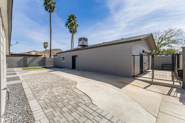 2249 W WINDROSE Drive, Phoenix, AZ 85029