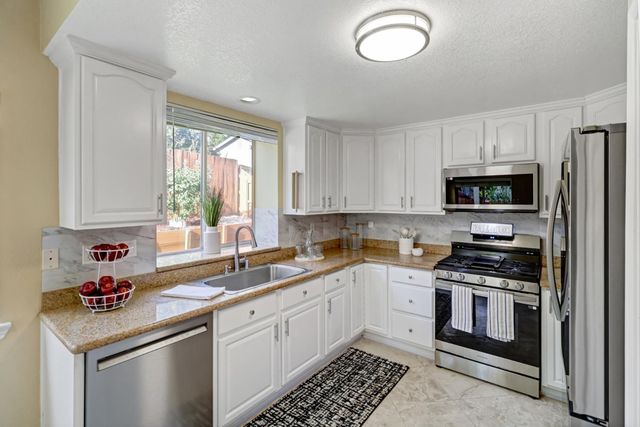 8520 Oakenshield Cir, Antelope, CA 95843