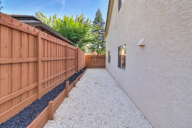 8520 Oakenshield Cir, Antelope, CA 95843