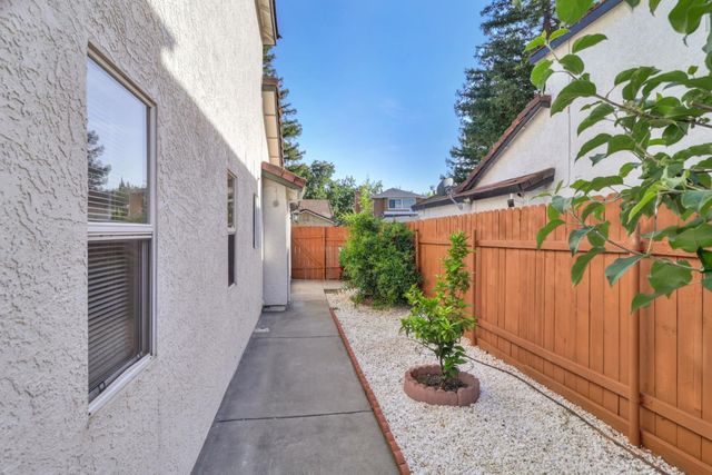 8520 Oakenshield Cir, Antelope, CA 95843