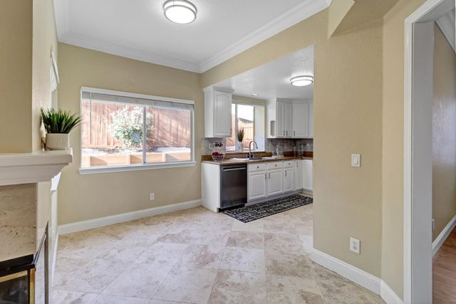 8520 Oakenshield Cir, Antelope, CA 95843