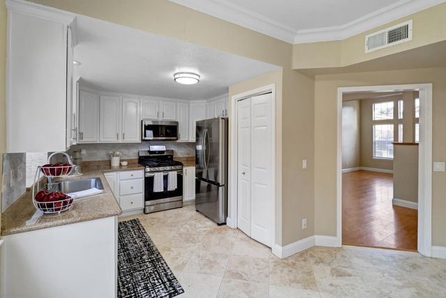 8520 Oakenshield Cir, Antelope, CA 95843