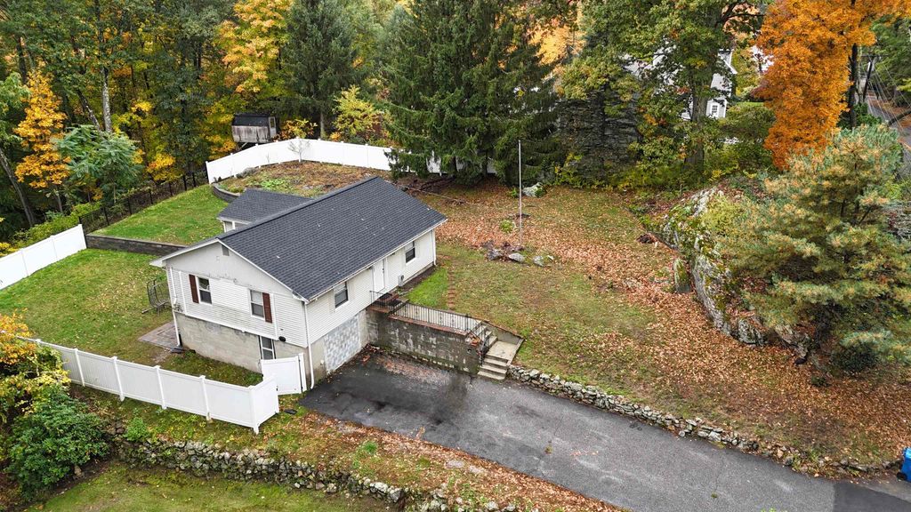 237 River Road, Tewksbury, MA 01876
