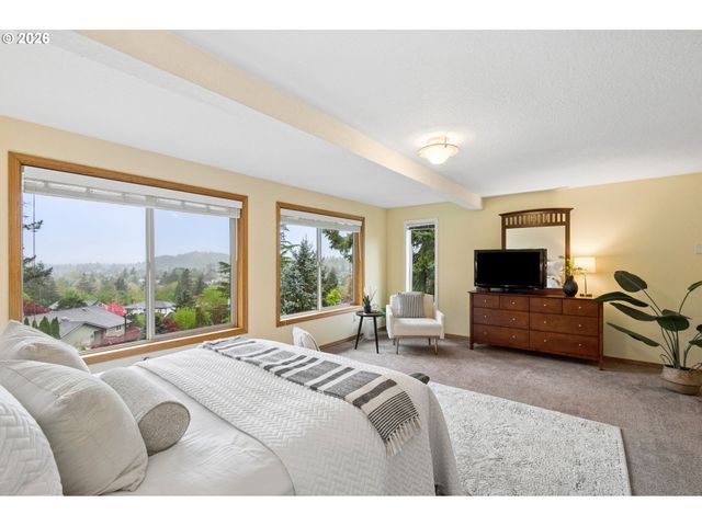 828 Sw WILSON Ct, Gresham, OR 97080