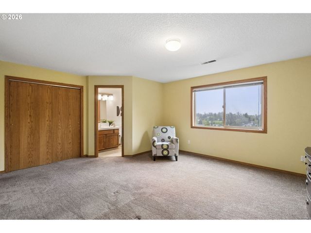 828 Sw WILSON Ct, Gresham, OR 97080