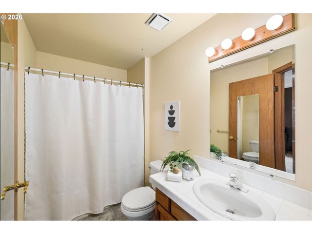 828 Sw WILSON Ct, Gresham, OR 97080