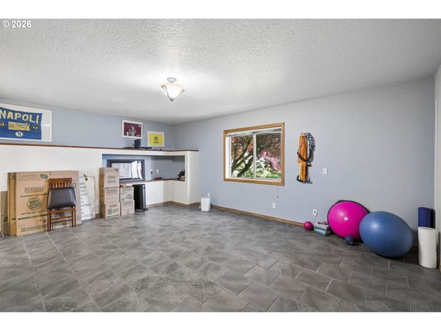 828 Sw WILSON Ct, Gresham, OR 97080