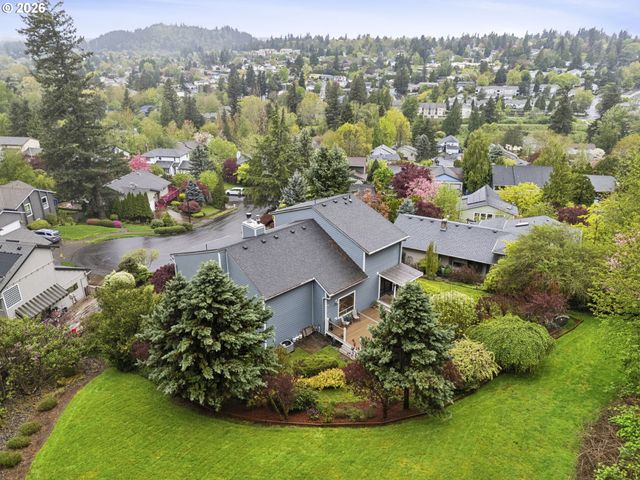 828 Sw WILSON Ct, Gresham, OR 97080