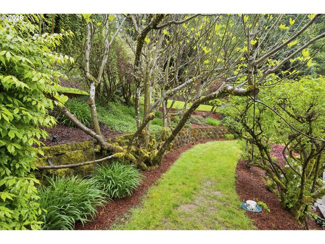 828 Sw WILSON Ct, Gresham, OR 97080