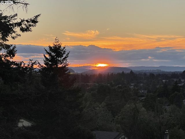 828 Sw WILSON Ct, Gresham, OR 97080