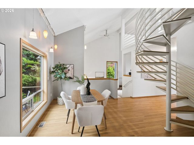 828 Sw WILSON Ct, Gresham, OR 97080