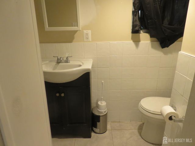 561 Neville Street, Perth Amboy, NJ 08861