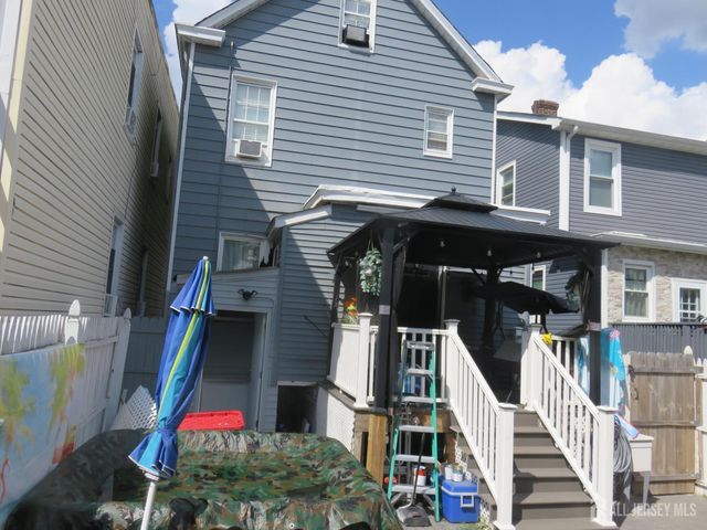 561 Neville Street, Perth Amboy, NJ 08861