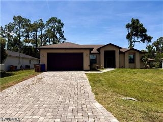 5560 Belrose ST, Lehigh Acres, FL 33971