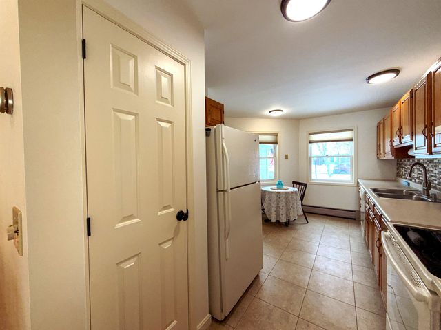 16 Clover Dr Unit 2B, Essex Junction, VT 05452