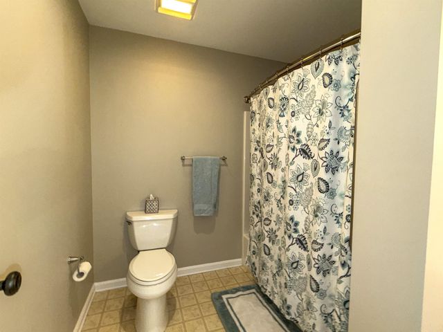 16 Clover Dr Unit 2B, Essex Junction, VT 05452