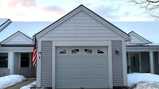 16 Clover Dr Unit 2B, Essex Junction, VT 05452