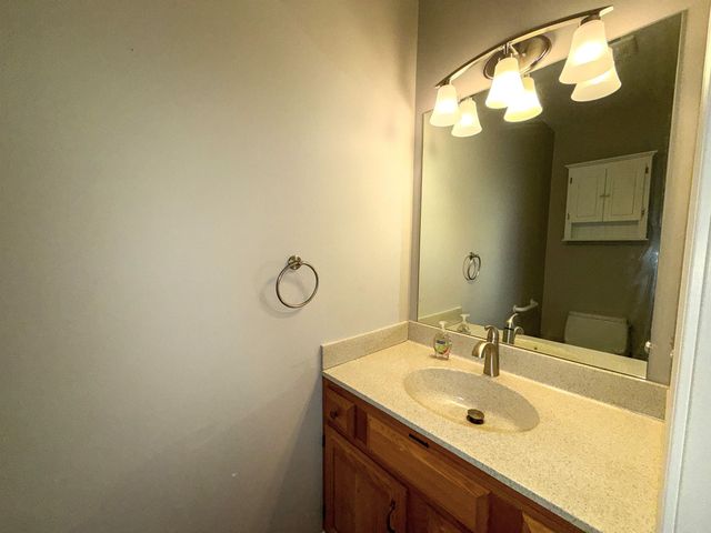 16 Clover Dr Unit 2B, Essex Junction, VT 05452