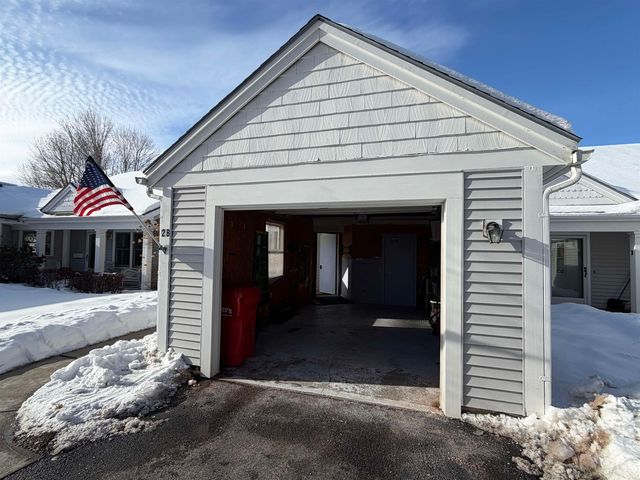 16 Clover Dr Unit 2B, Essex Junction, VT 05452