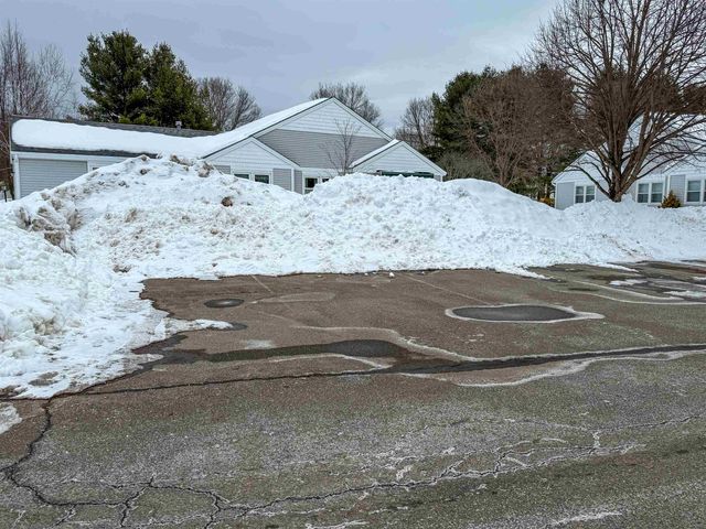 16 Clover Dr Unit 2B, Essex Junction, VT 05452