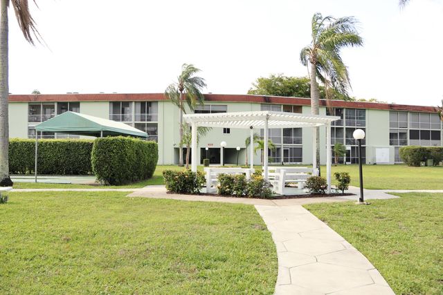 3400 Springdale Boulevard 214, Palm Springs, FL 33461