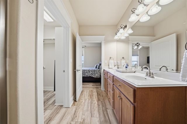 17808 Maritime Point DR 302, Jonestown, TX 78645