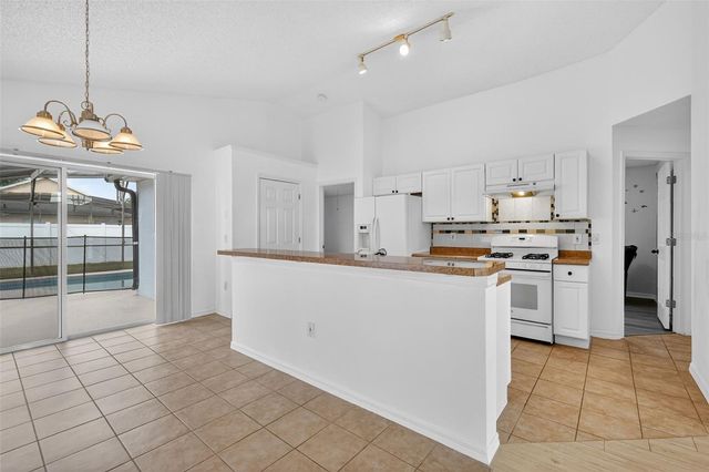 121 SONJA CIRCLE, Davenport, FL 33897