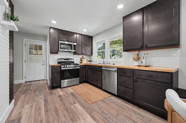2639 Rockhill Drive Ne, Plainfield Twp, MI 49525