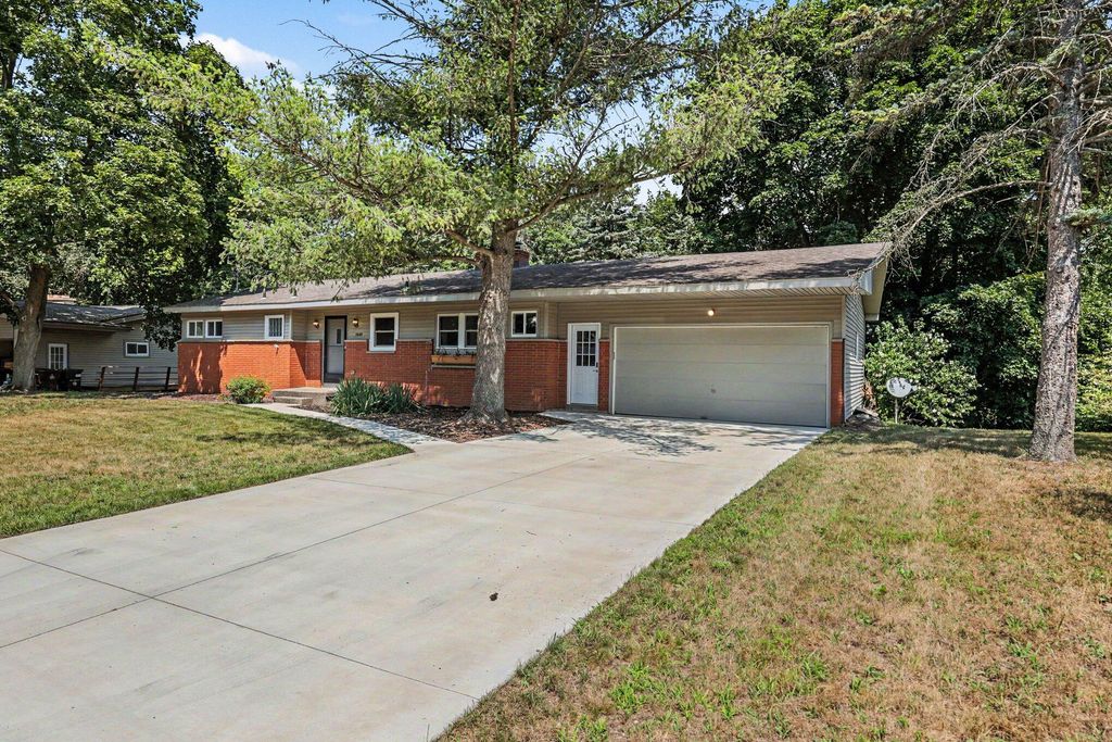 2639 Rockhill Drive Ne, Plainfield Twp, MI 49525