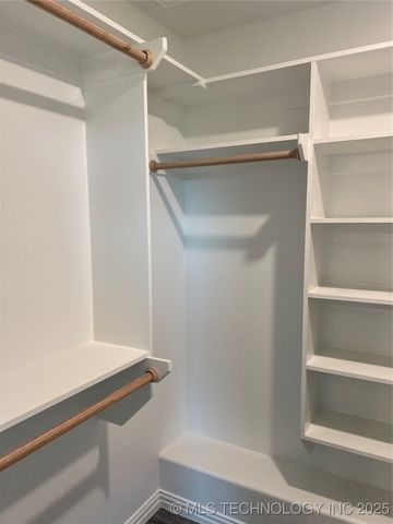 512 Honeysuckle Lane, Madill, OK 73446