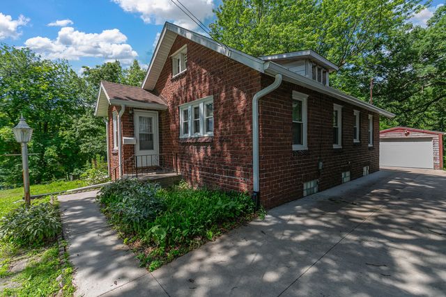 2041 12th Street, East Moline, IL 61244