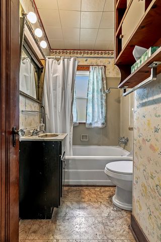 2041 12th Street, East Moline, IL 61244