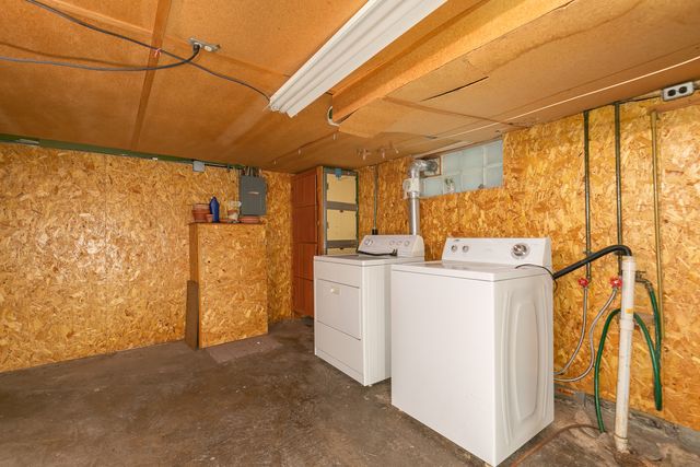 2041 12th Street, East Moline, IL 61244