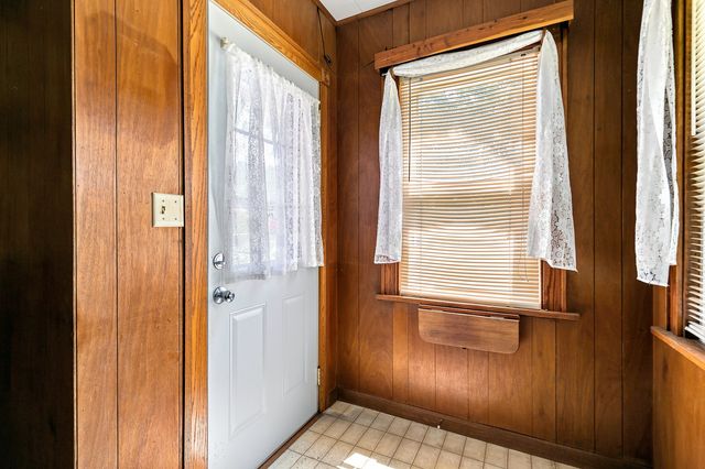 2041 12th Street, East Moline, IL 61244