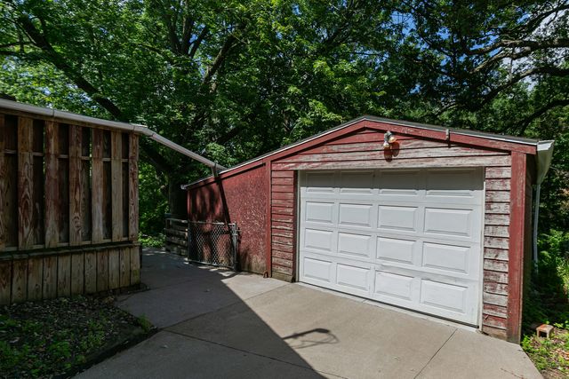 2041 12th Street, East Moline, IL 61244