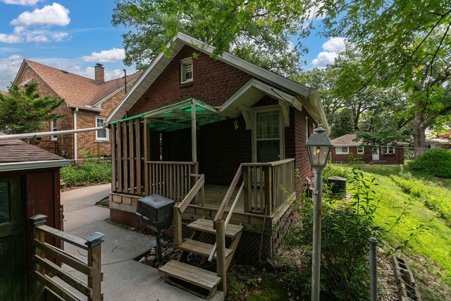 2041 12th Street, East Moline, IL 61244