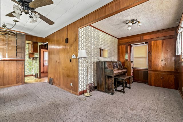 2041 12th Street, East Moline, IL 61244