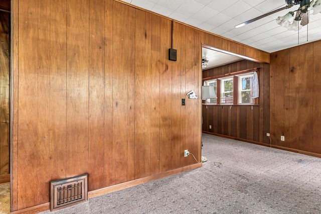 2041 12th Street, East Moline, IL 61244
