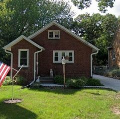 2041 12th Street, East Moline, IL 61244