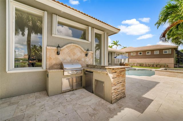 12425 NW 76th St, Parkland, FL 33076