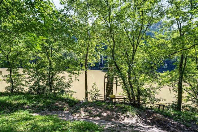 207 Paul Sawyier Drive, Frankfort, KY 40601
