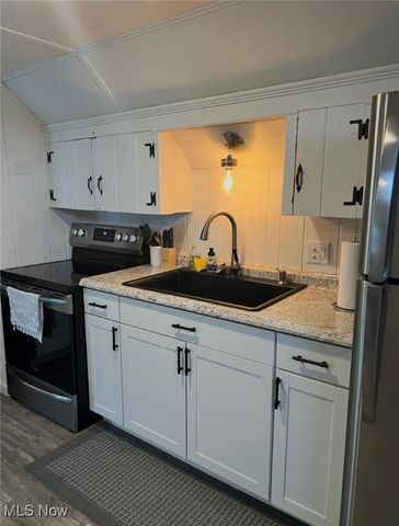 4772 Lake Road E, Geneva, OH 44041