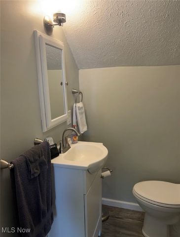 4772 Lake Road E, Geneva, OH 44041