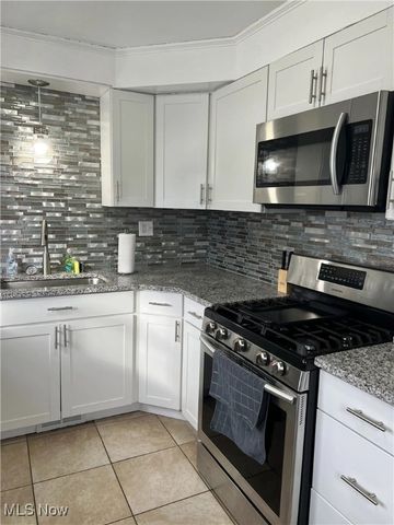 4772 Lake Road E, Geneva, OH 44041