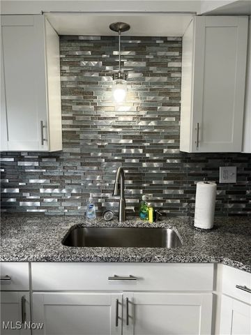 4772 Lake Road E, Geneva, OH 44041