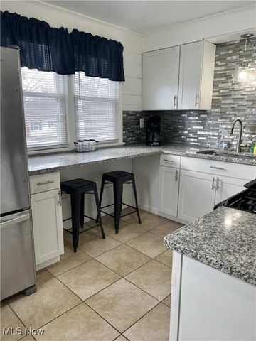 4772 Lake Road E, Geneva, OH 44041