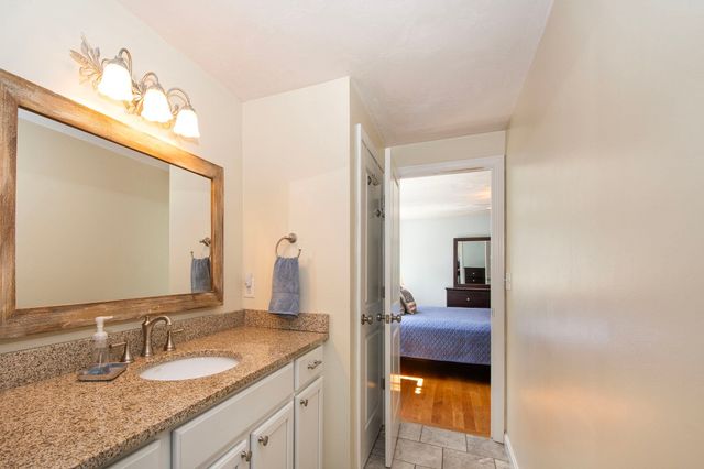 74 Christmas Tree Lane, Kingston, MA 02364